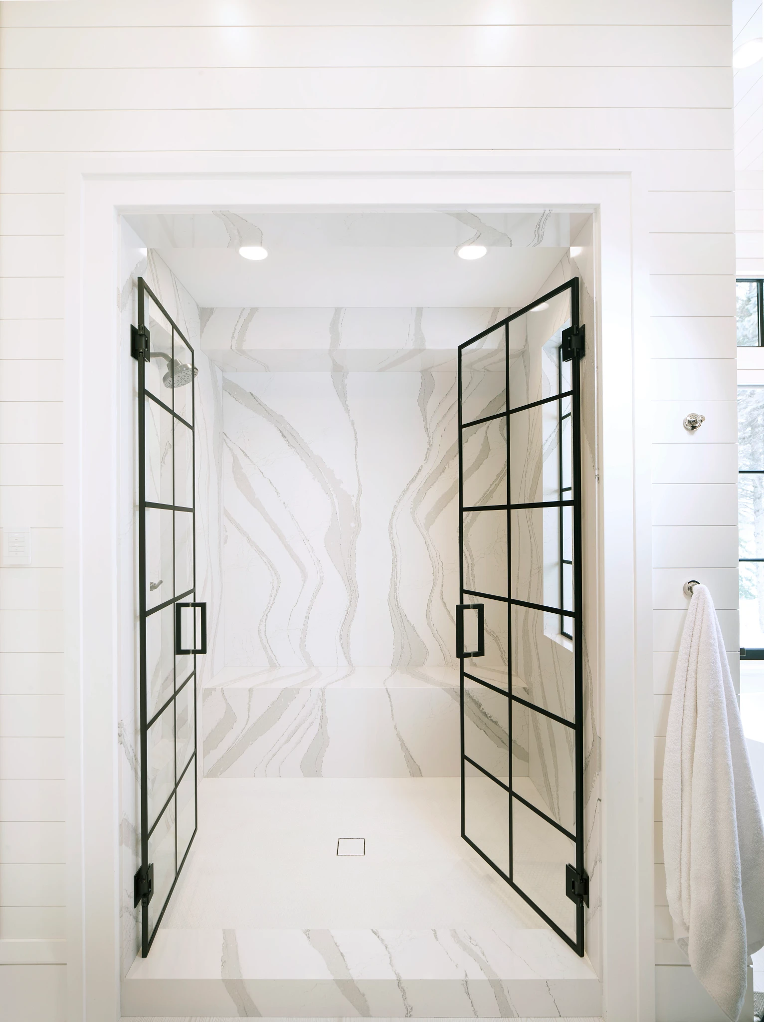 Sleek Sophistication Cambria® Quartz Surfaces Cambria® Quartz Surfaces